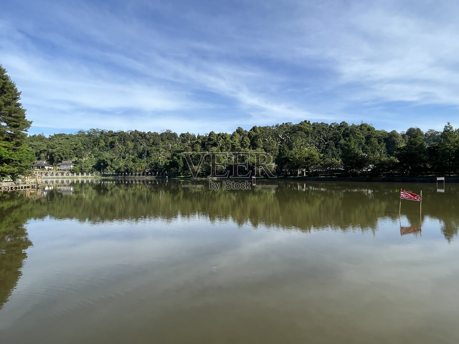 湖的美丽景色照片摄影图片