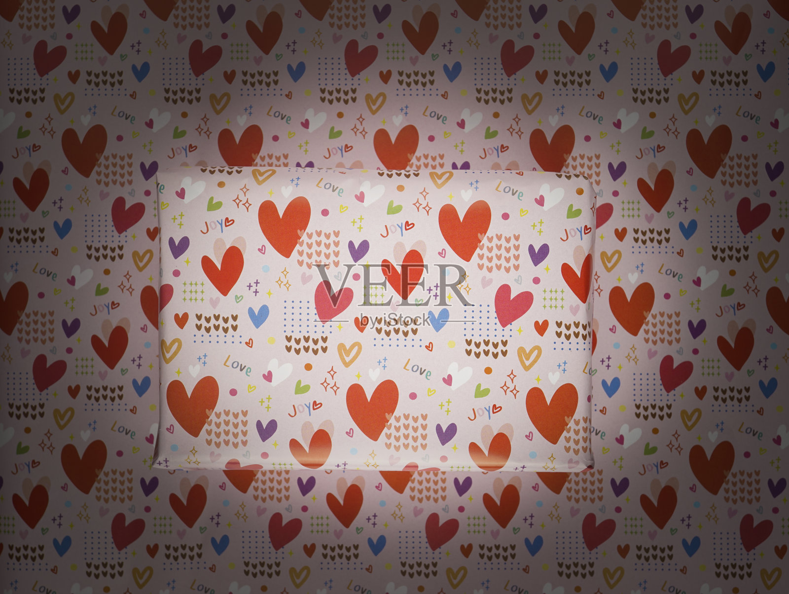 手工制作的圣诞纸和礼物,用电脑打印出爱心和文字。摄影师自制照片摄影图片