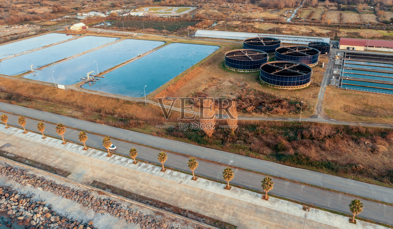 污水处理厂鸟瞰图,污水过滤图照片摄影图片