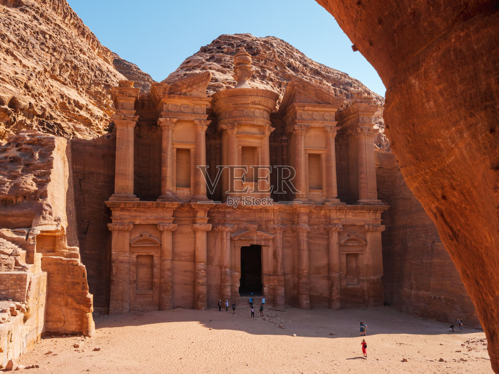 约旦佩特拉历史遗址的古代考古神庙照片摄影图片