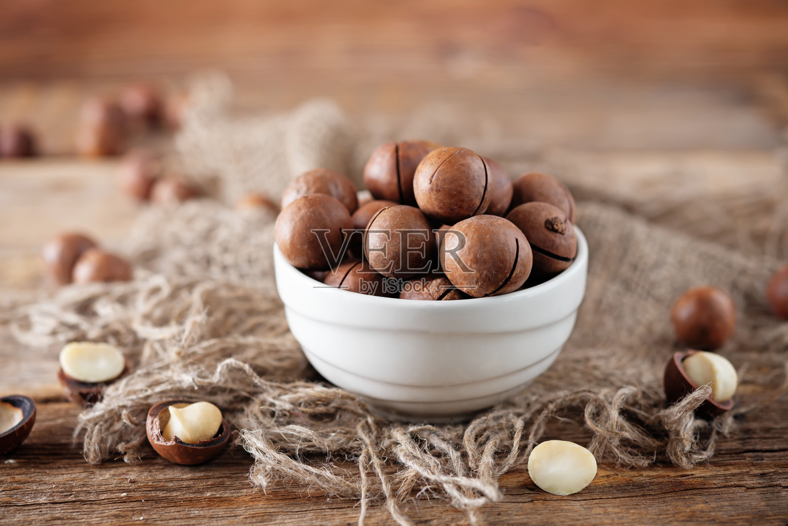 新鲜干澳洲坚果照片摄影图片