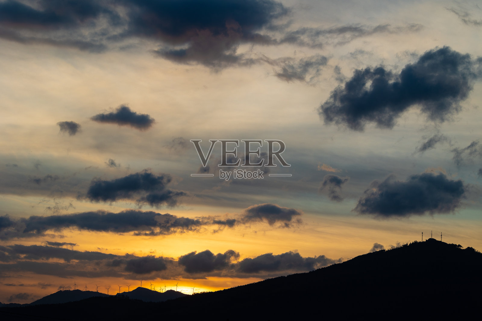 沿着坎塔布里亚海岸漫步日落照片摄影图片