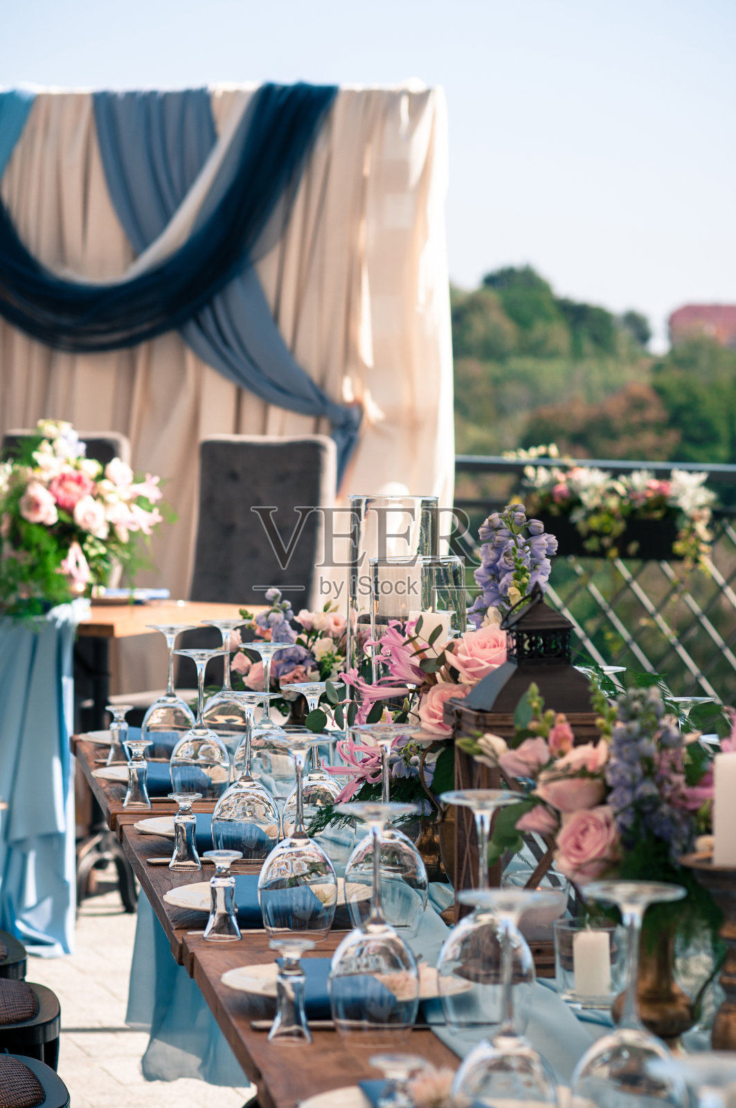 婚宴装修设置,夏季时间,户外照片摄影图片