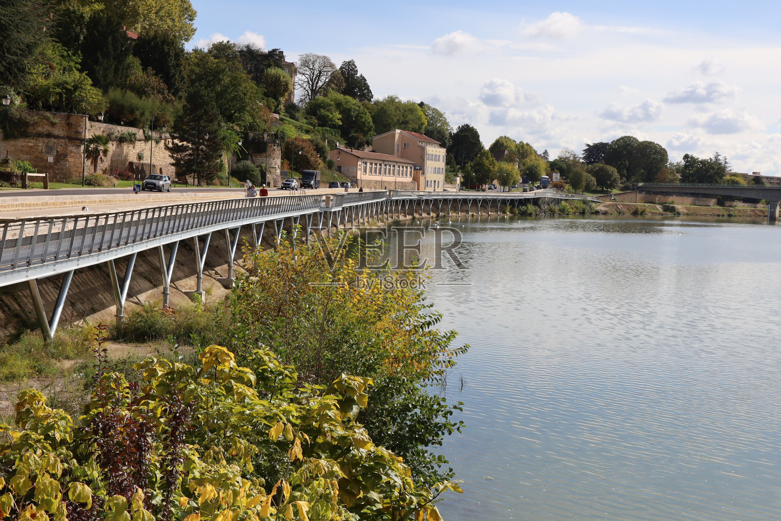 Trévoux - The river Saone照片摄影图片