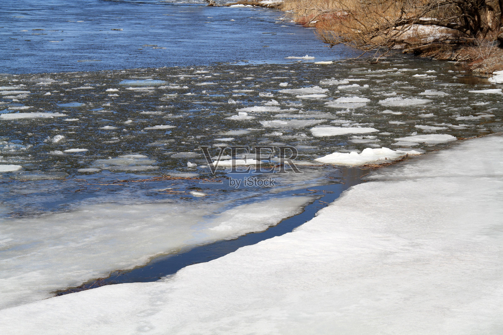 冰冻的河照片摄影图片