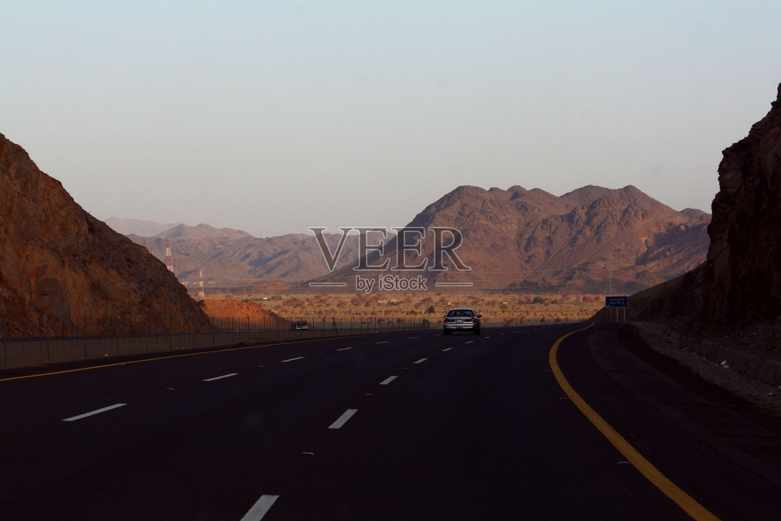 从麦加到麦地那的公路白天景观照片摄影图片
