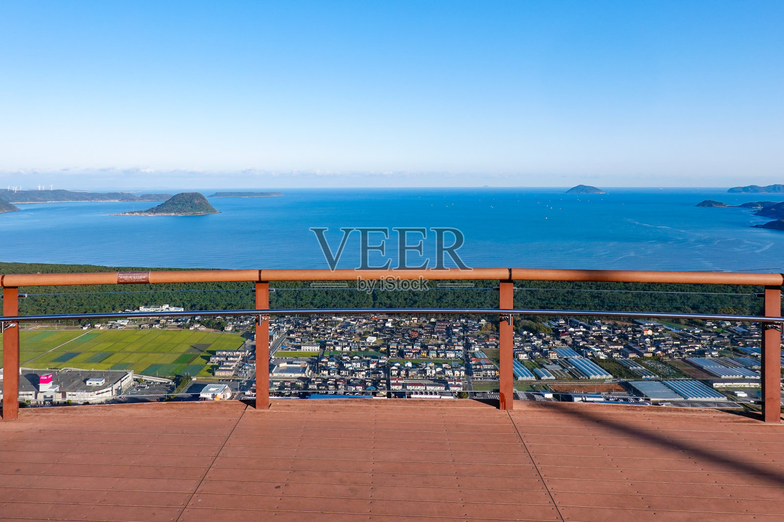 从鹿神山天文台(佐贺县卡拉津市)观测晴空下的松原日照片摄影图片