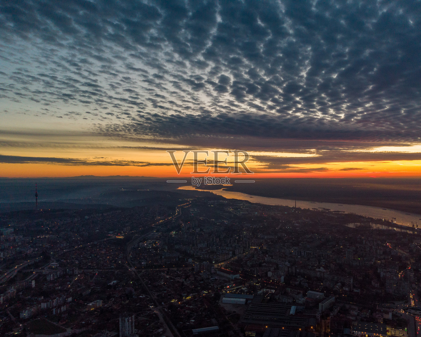 空中落日河照片摄影图片