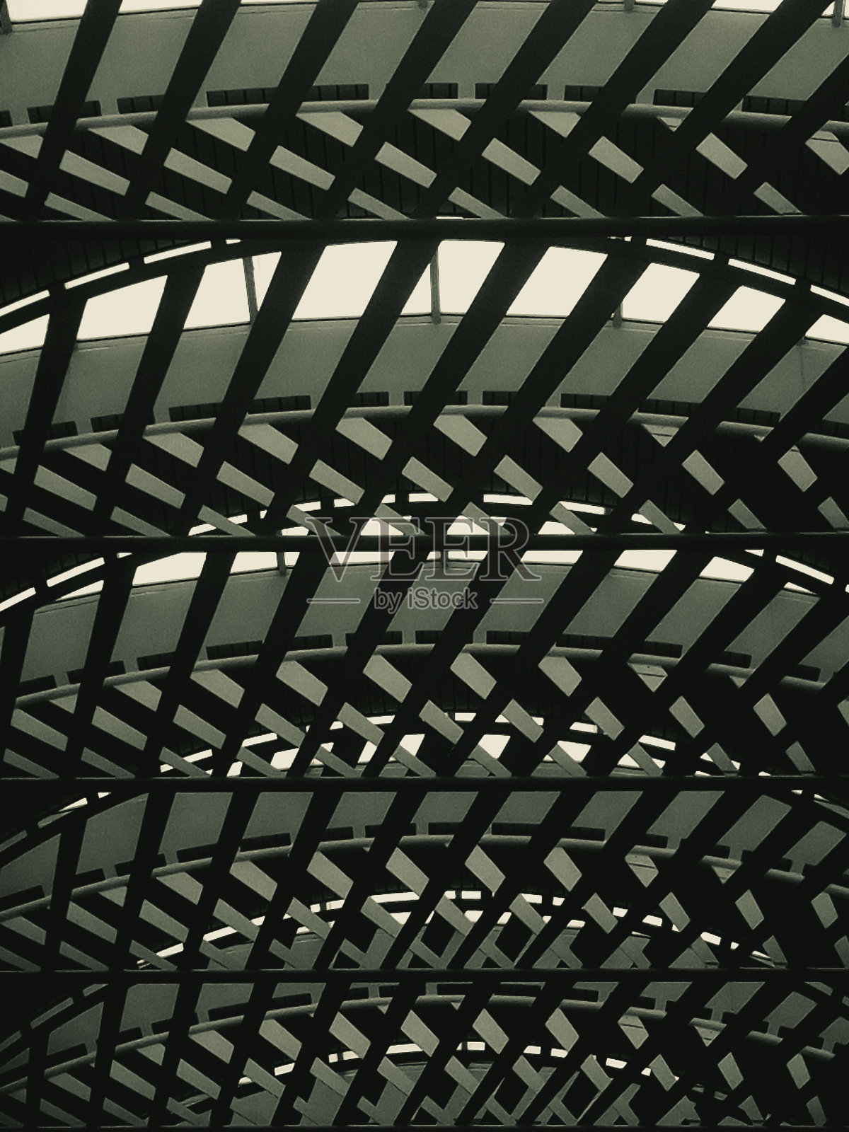 一个大型建筑的现代屋顶的垂直低角度拍摄照片摄影图片