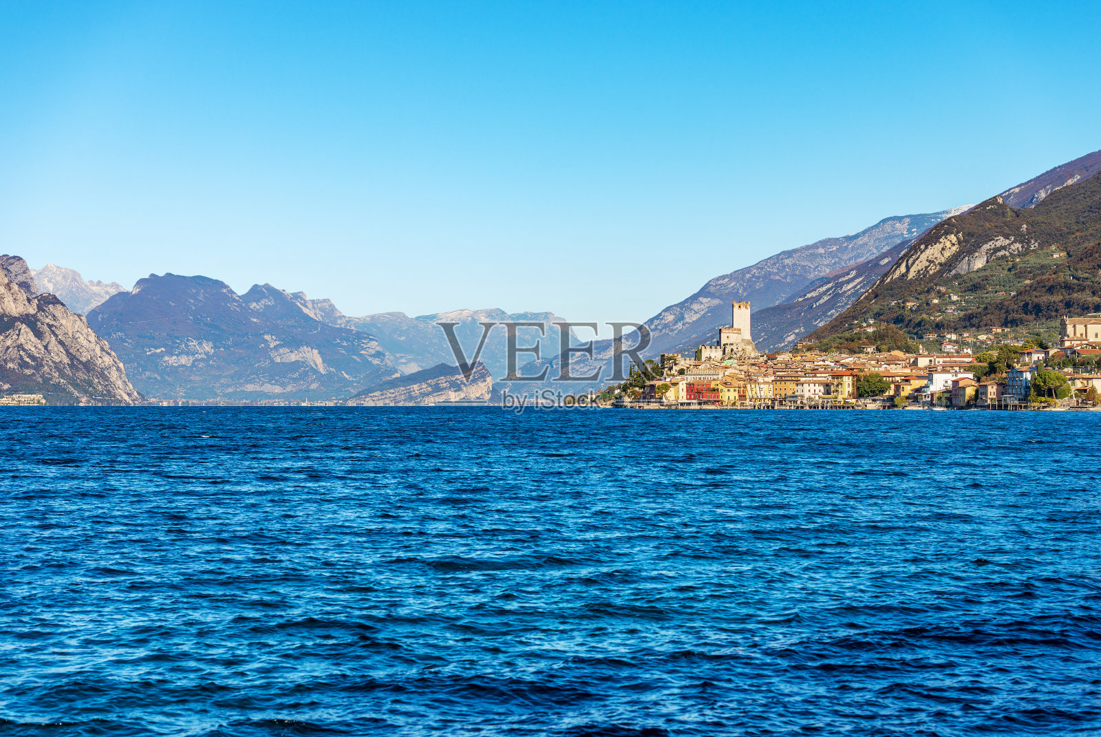 加尔达湖和马尔切西尼村——意大利威尼托照片摄影图片