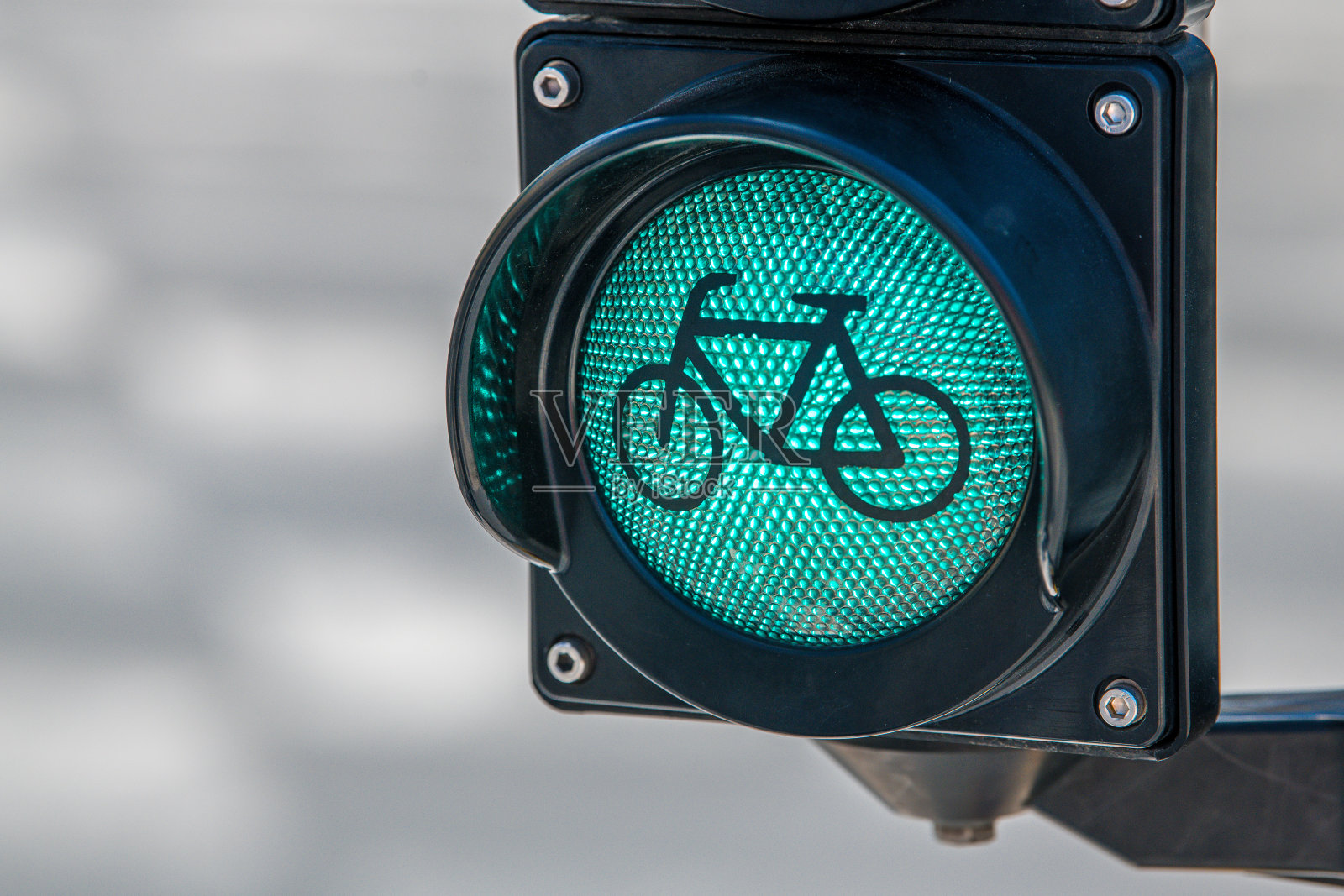 骑自行车的交通灯照片摄影图片