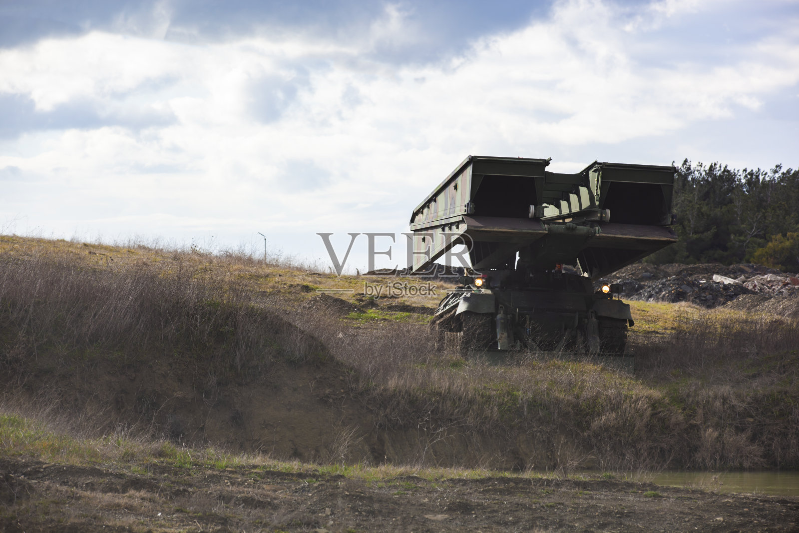 自行桥层-(装甲车辆发射桥)照片摄影图片