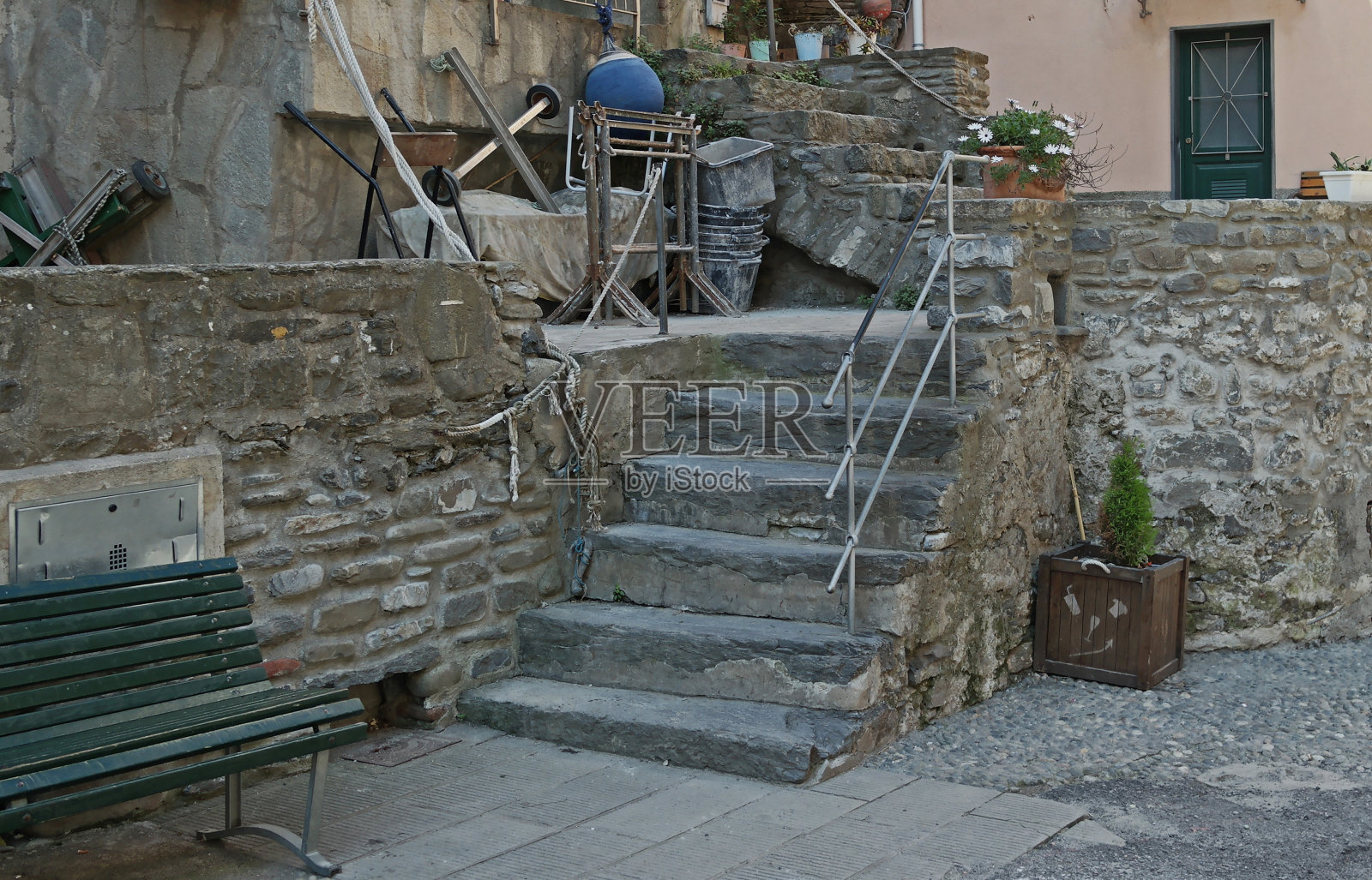 带栏杆的石阶照片摄影图片