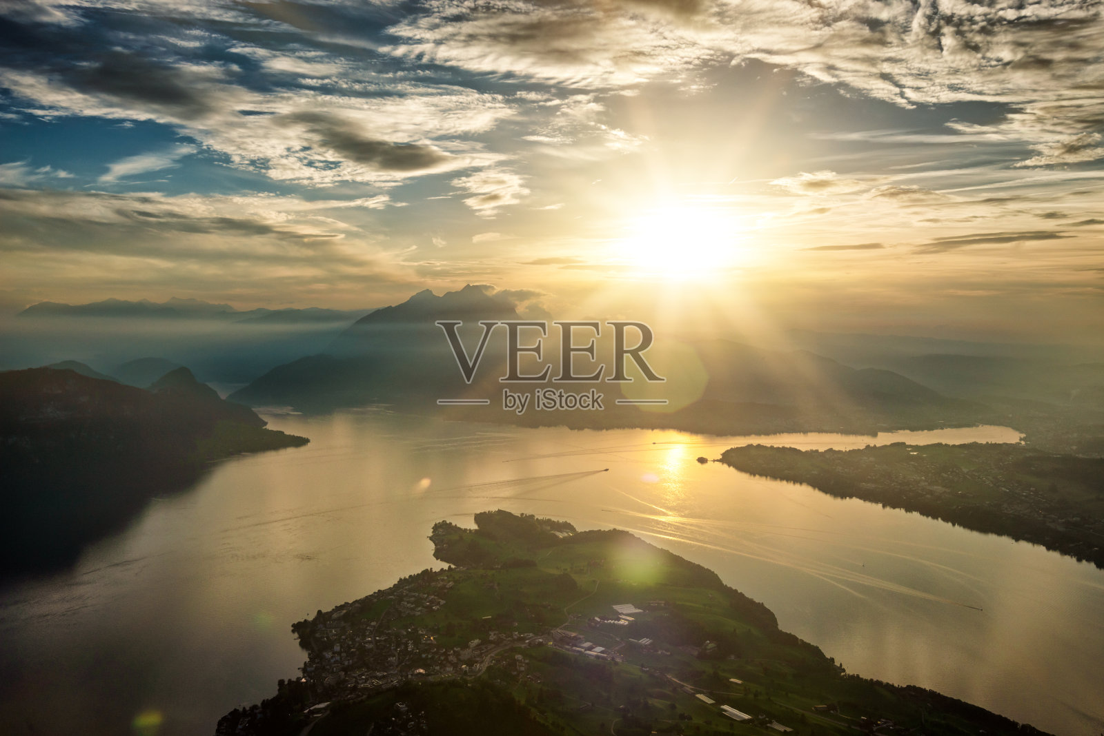 瑞士卢塞恩湖的日落照片摄影图片