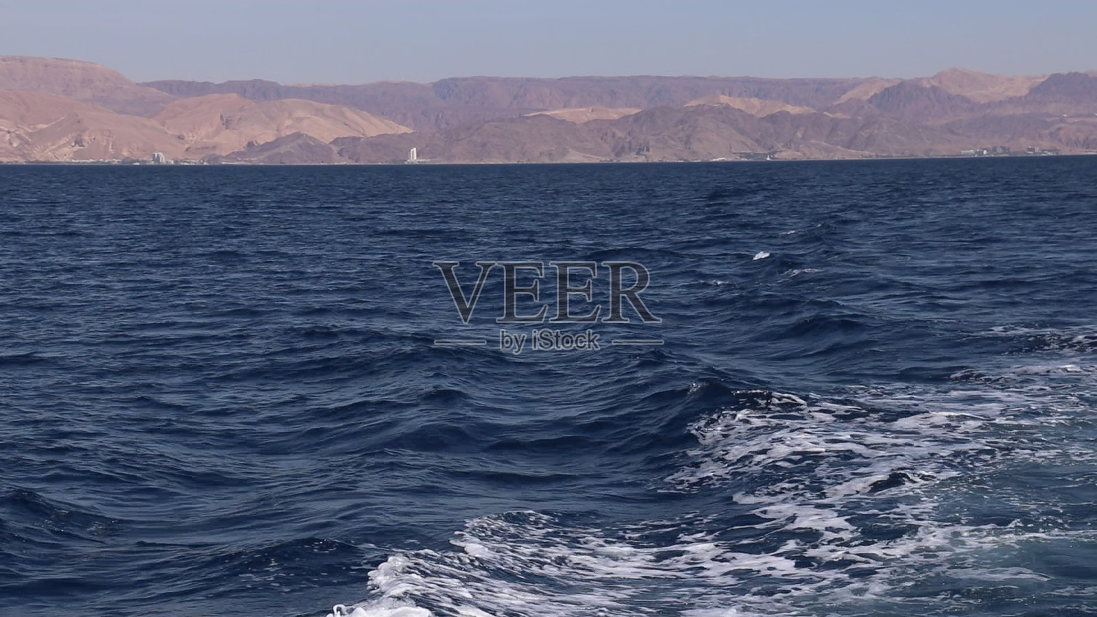 位于两大洲之间的著名海水,红海,约旦照片摄影图片