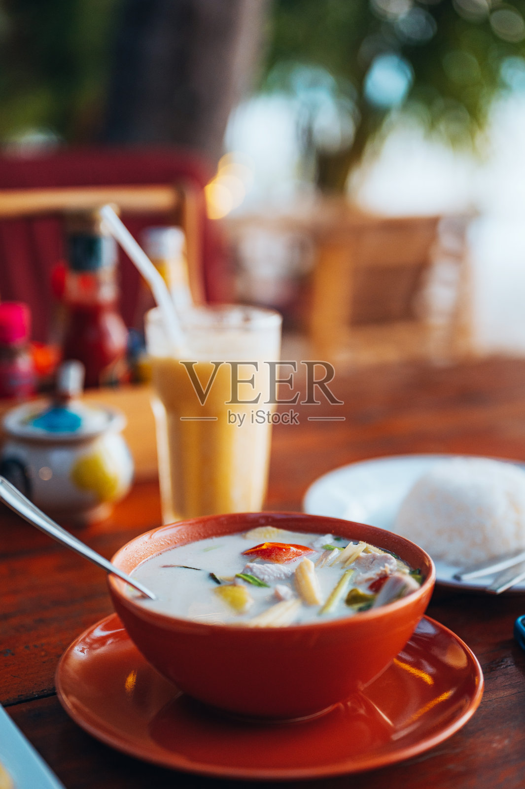 享受亚洲美食照片摄影图片