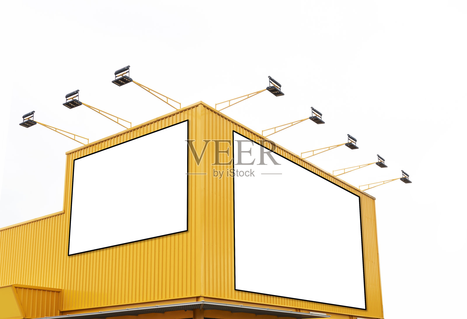 在白色背景的黄色建筑上模拟广告牌照片摄影图片