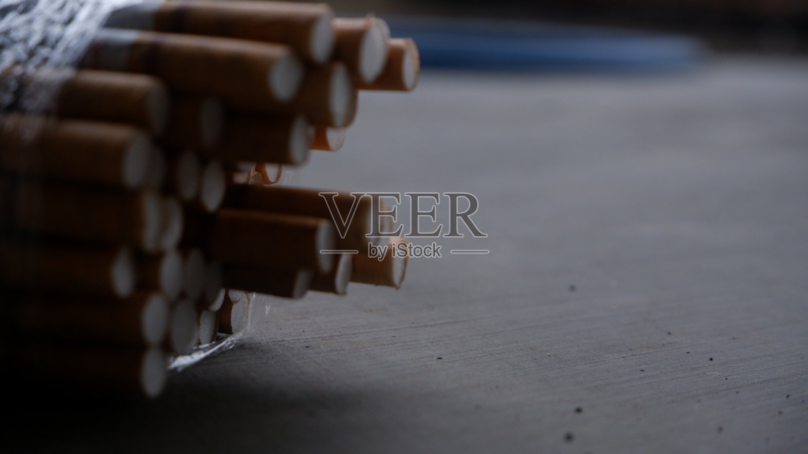 一叠香烟过滤嘴照片摄影图片