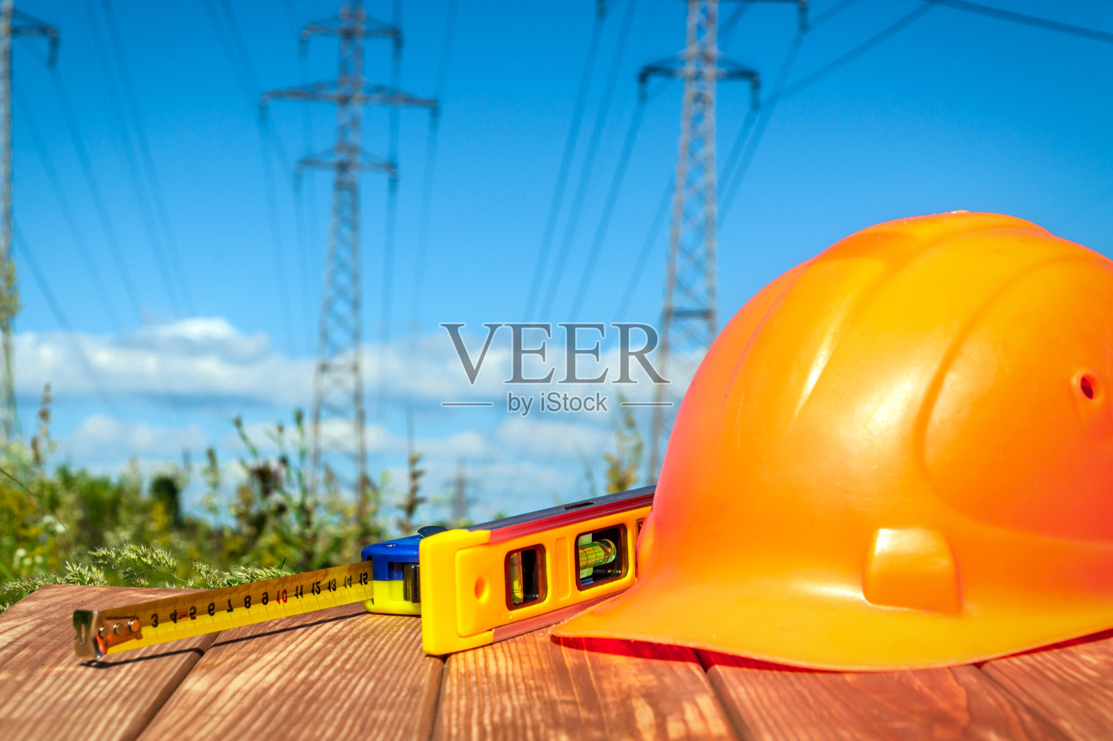 施工人员的保护手段在施工现场工作结束后折叠照片摄影图片