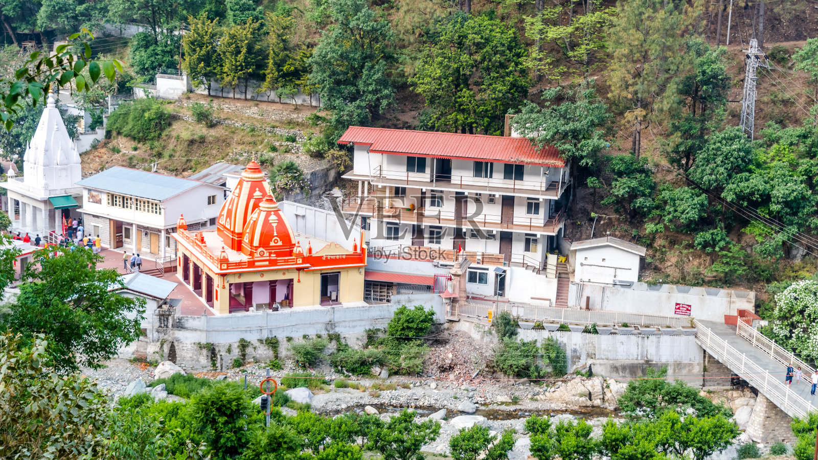 印度北阿坎德邦奈尼塔尔的Kainchi Dham寺照片摄影图片