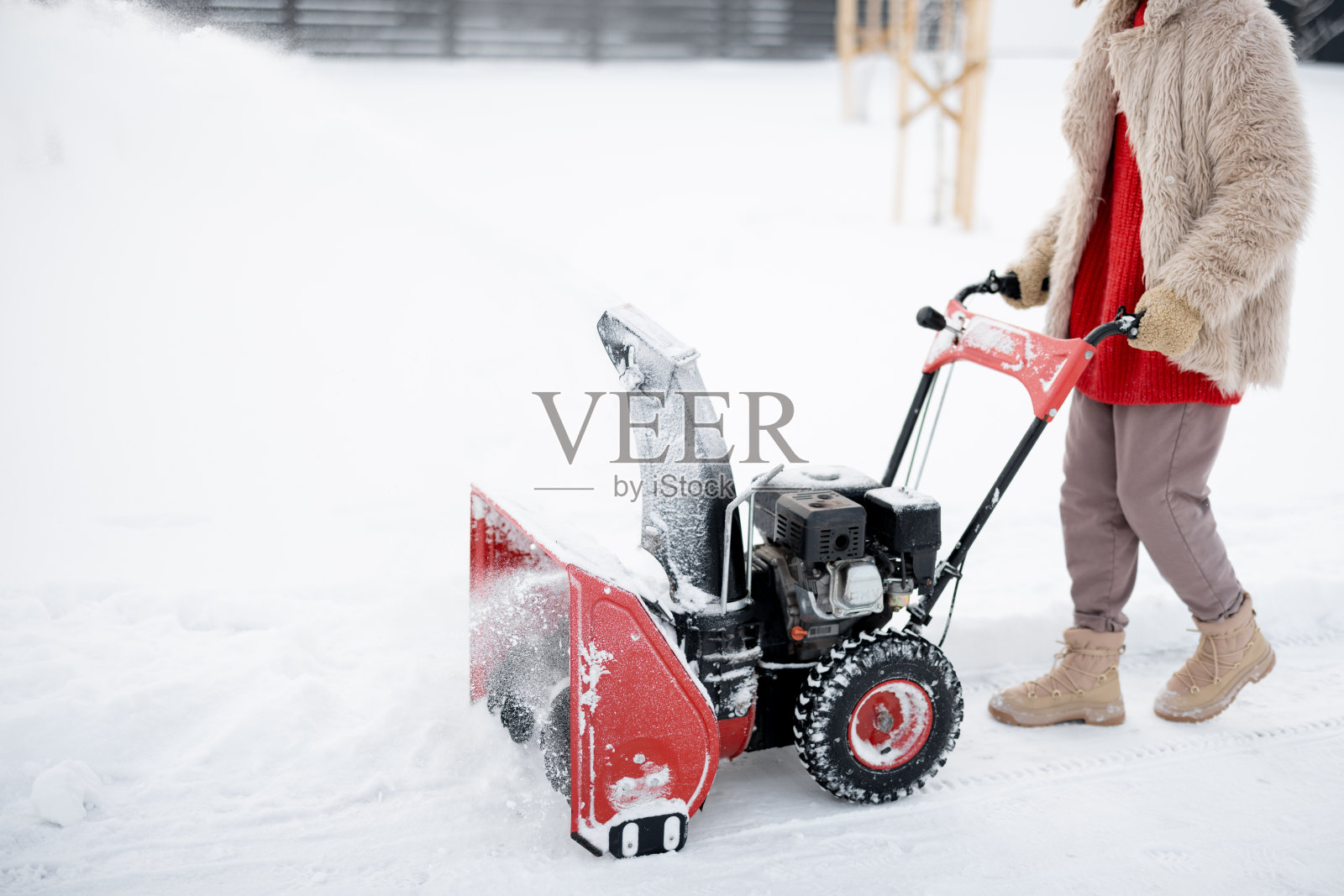 除雪机在工作照片摄影图片