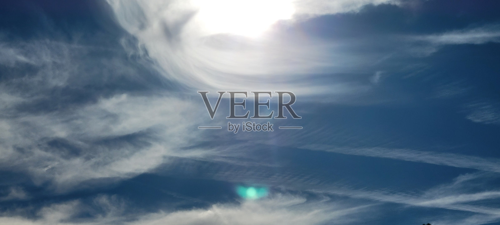 镜头刺眼,但看起来整洁照片摄影图片