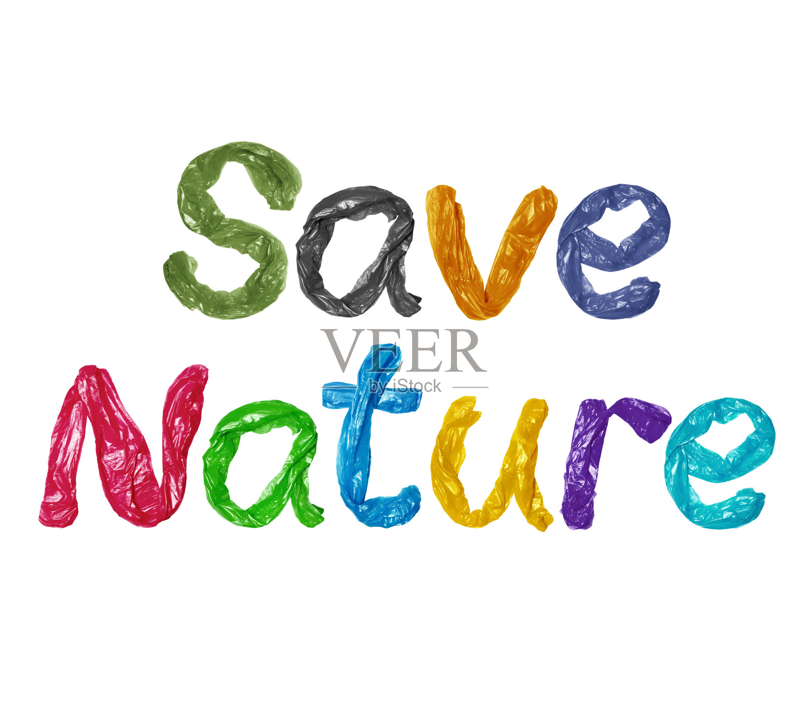彩色垃圾袋创造的“拯救自然”铭文,孤立在白色的背景上照片摄影图片