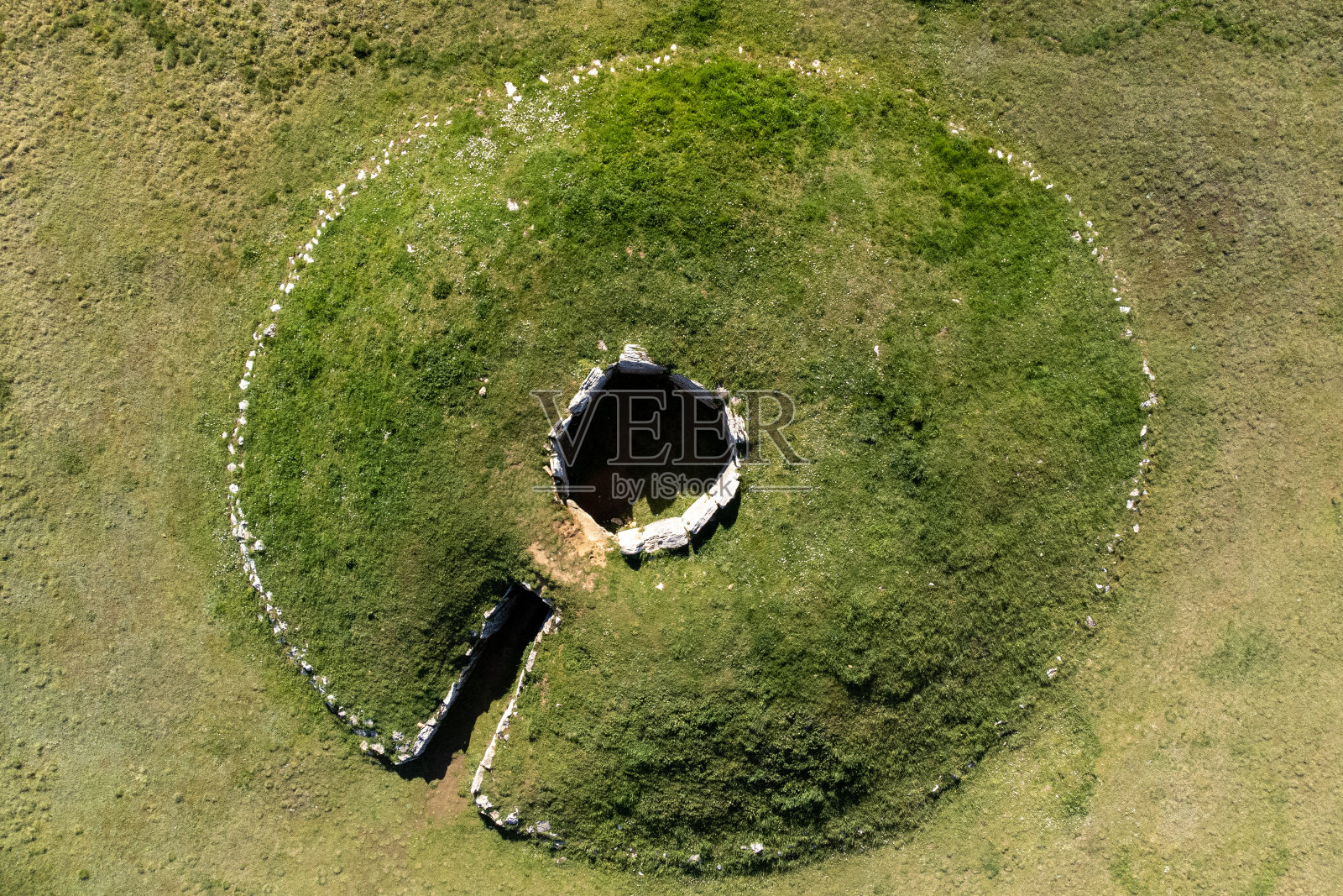 布尔戈斯的石棺“La cabana”。prehistoric纪念碑。照片摄影图片