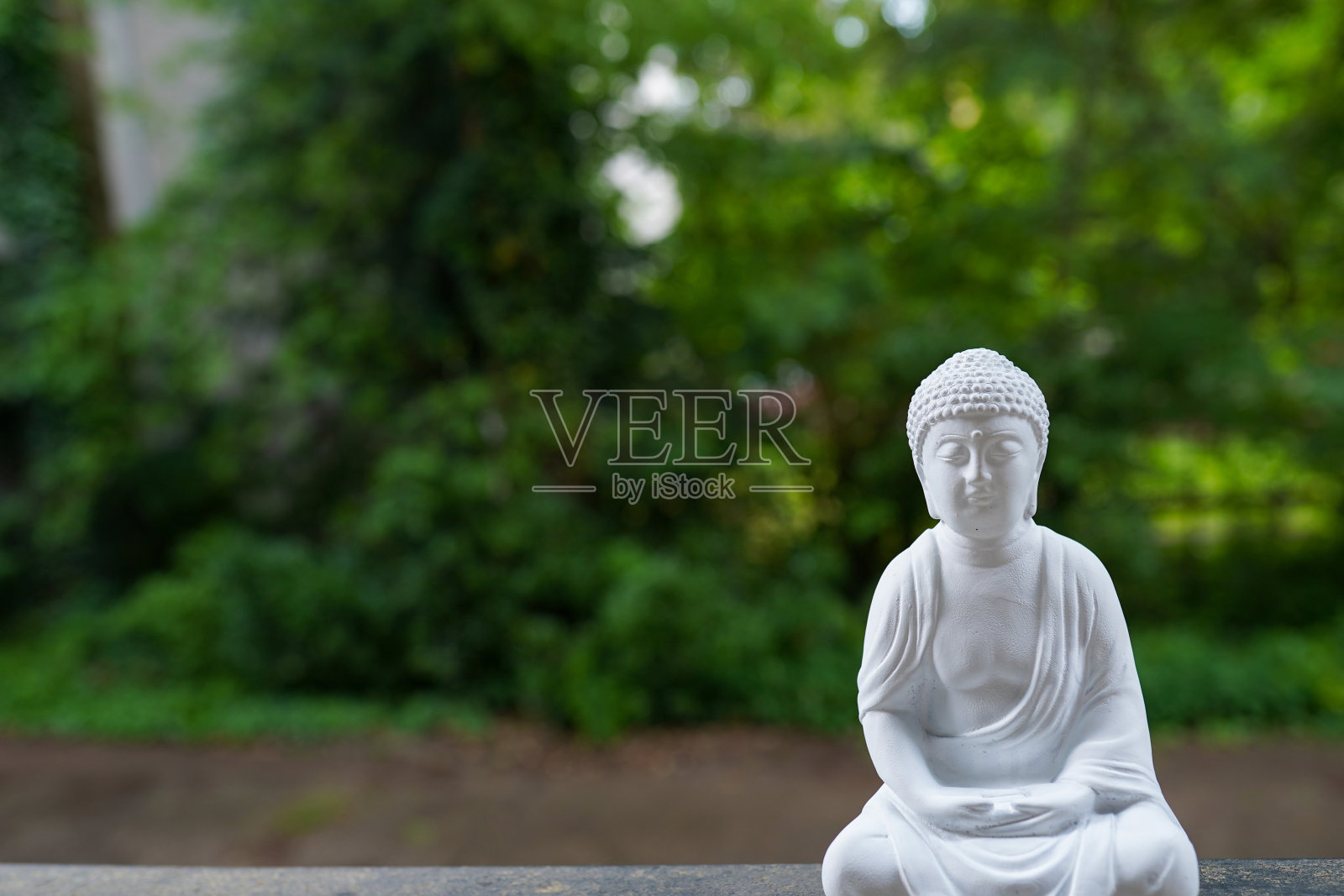 造像以自然为背景,佛教信教照片摄影图片