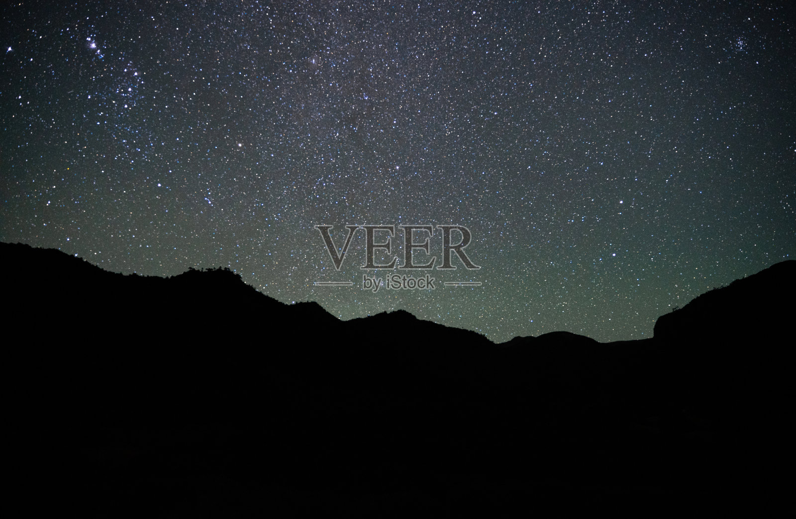 在智利的星空与山脉剪影的水平拍摄照片摄影图片