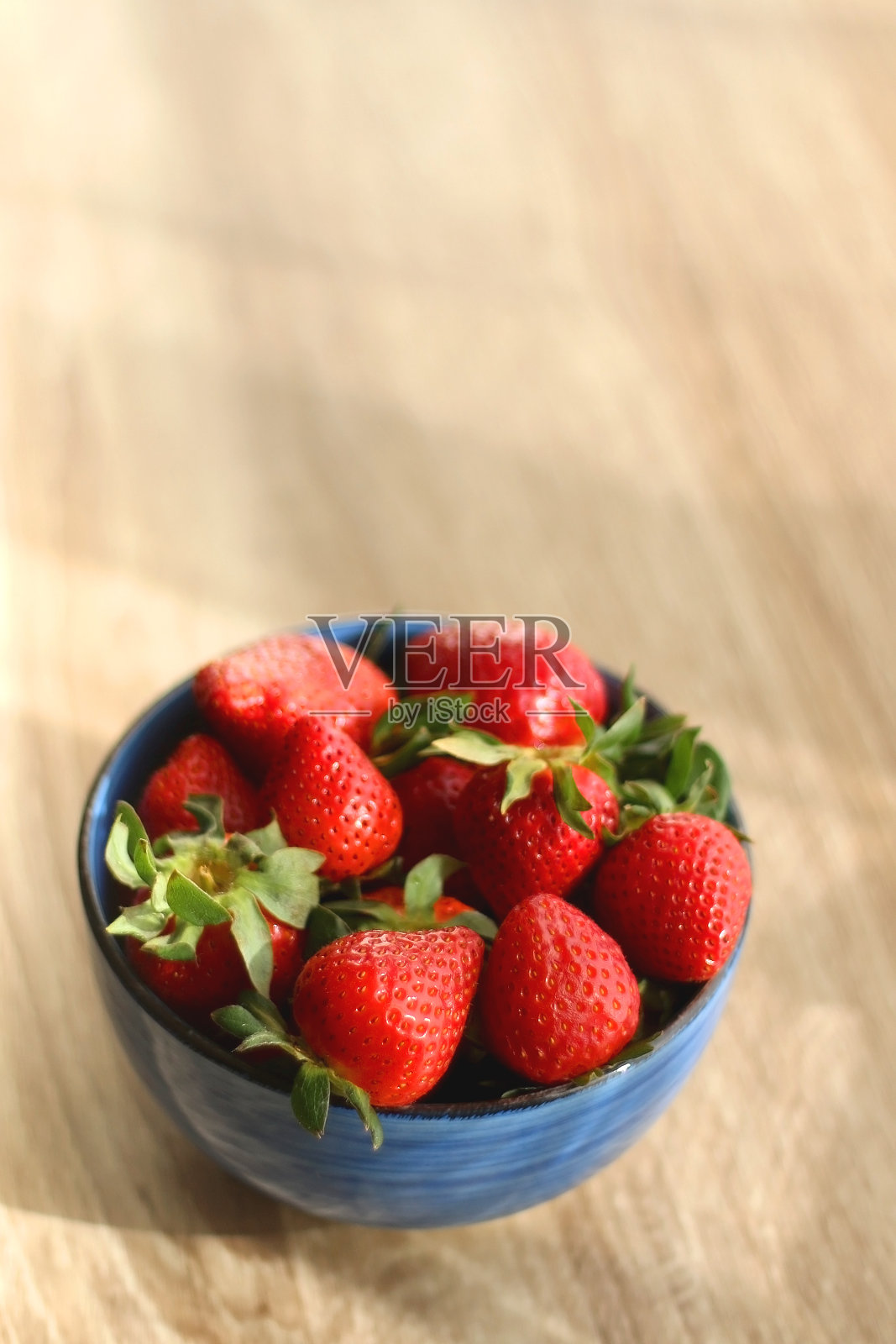 新鲜的草莓照片摄影图片