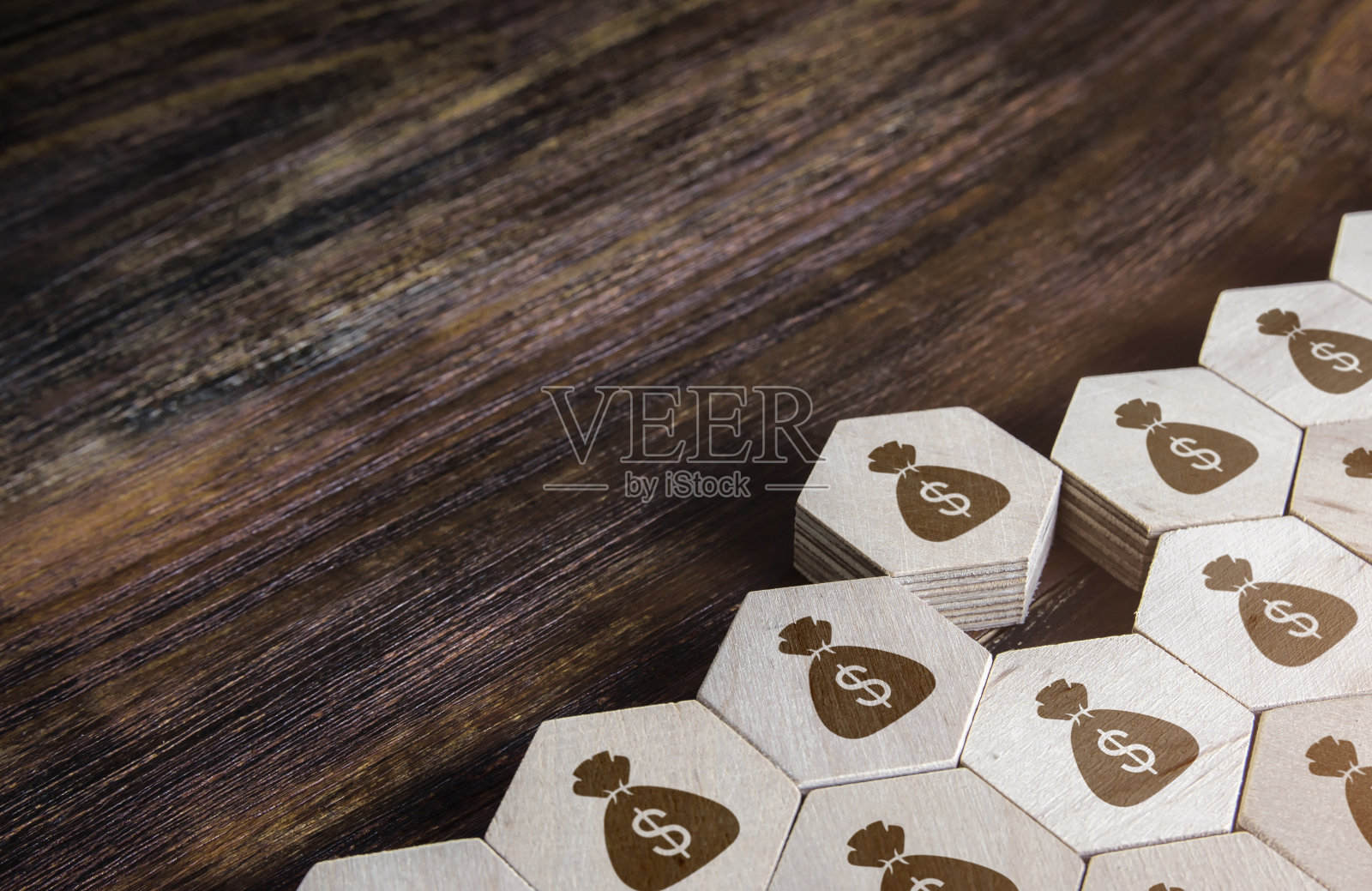 创造的资本。投资撤出和资本外逃。储蓄和房地产资产增长。浓缩和财富。成功的投资。养老基金积累。存款银行。照片摄影图片