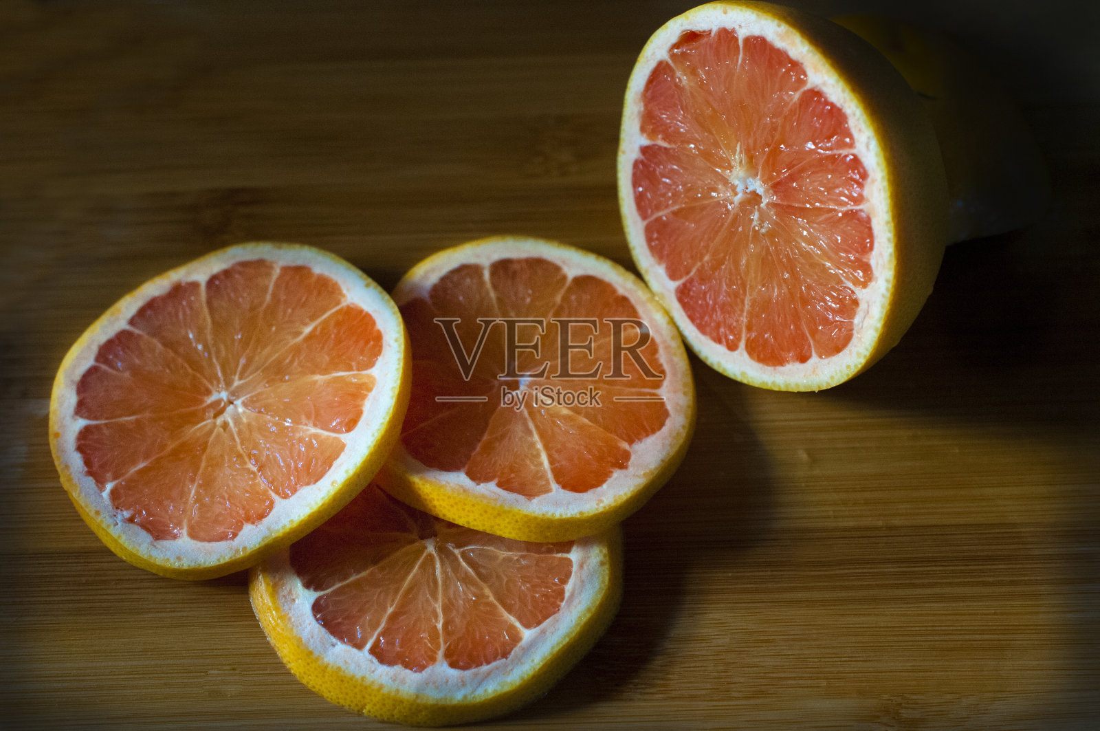 素食,西红柿或柚子片照片摄影图片