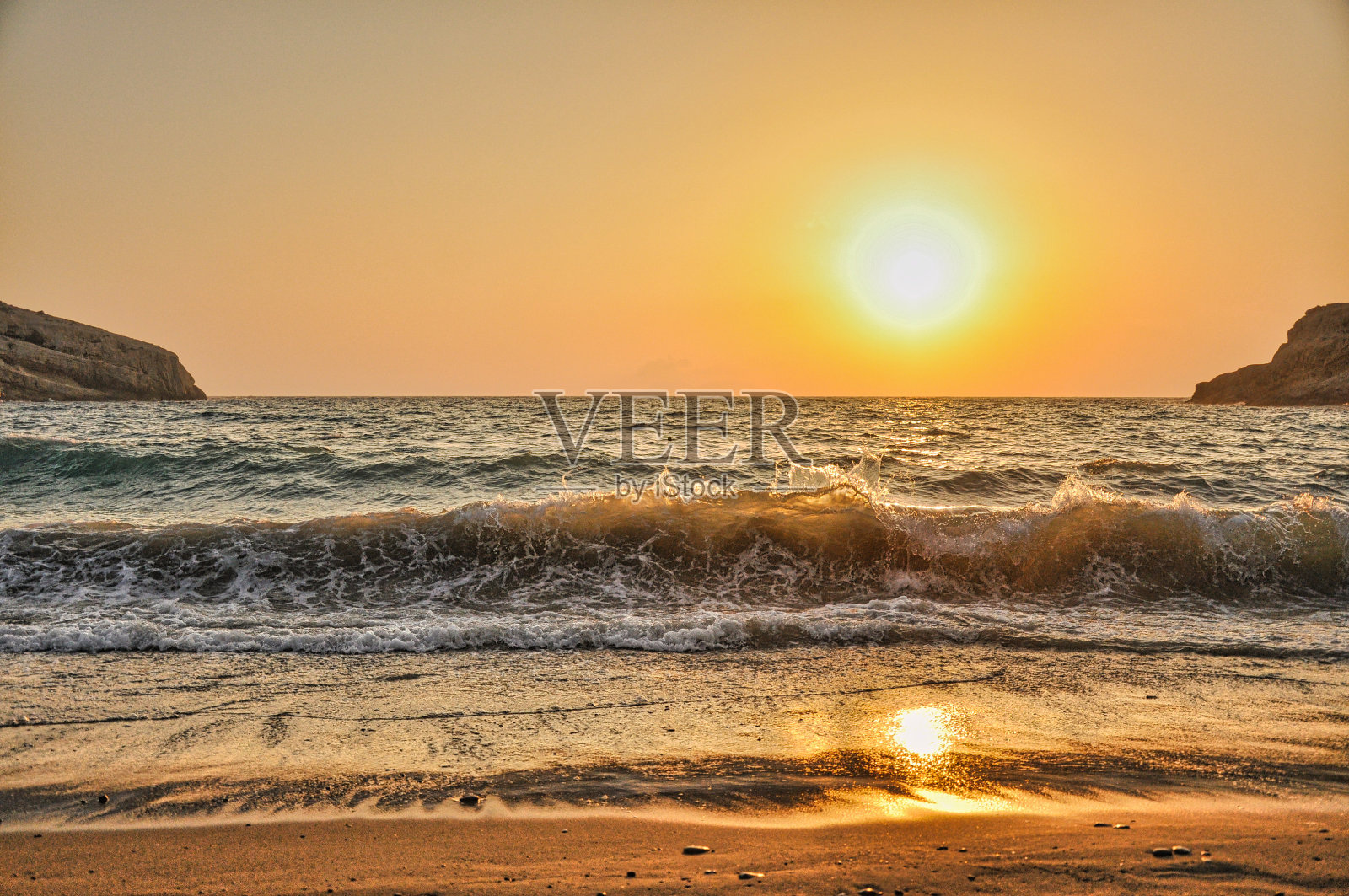 克里特岛Matala海滩的日落照片摄影图片
