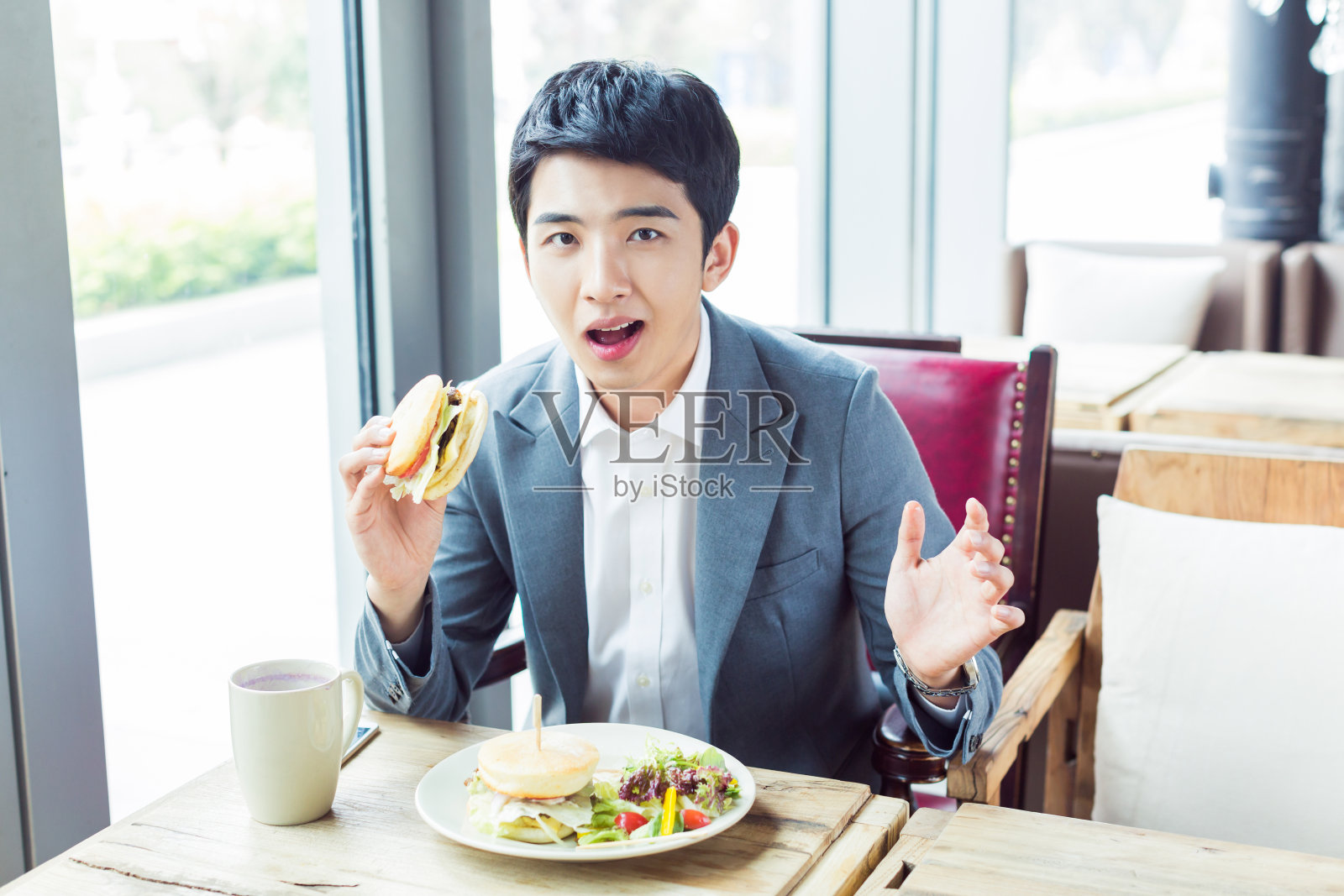 年轻的中国商人照片摄影图片