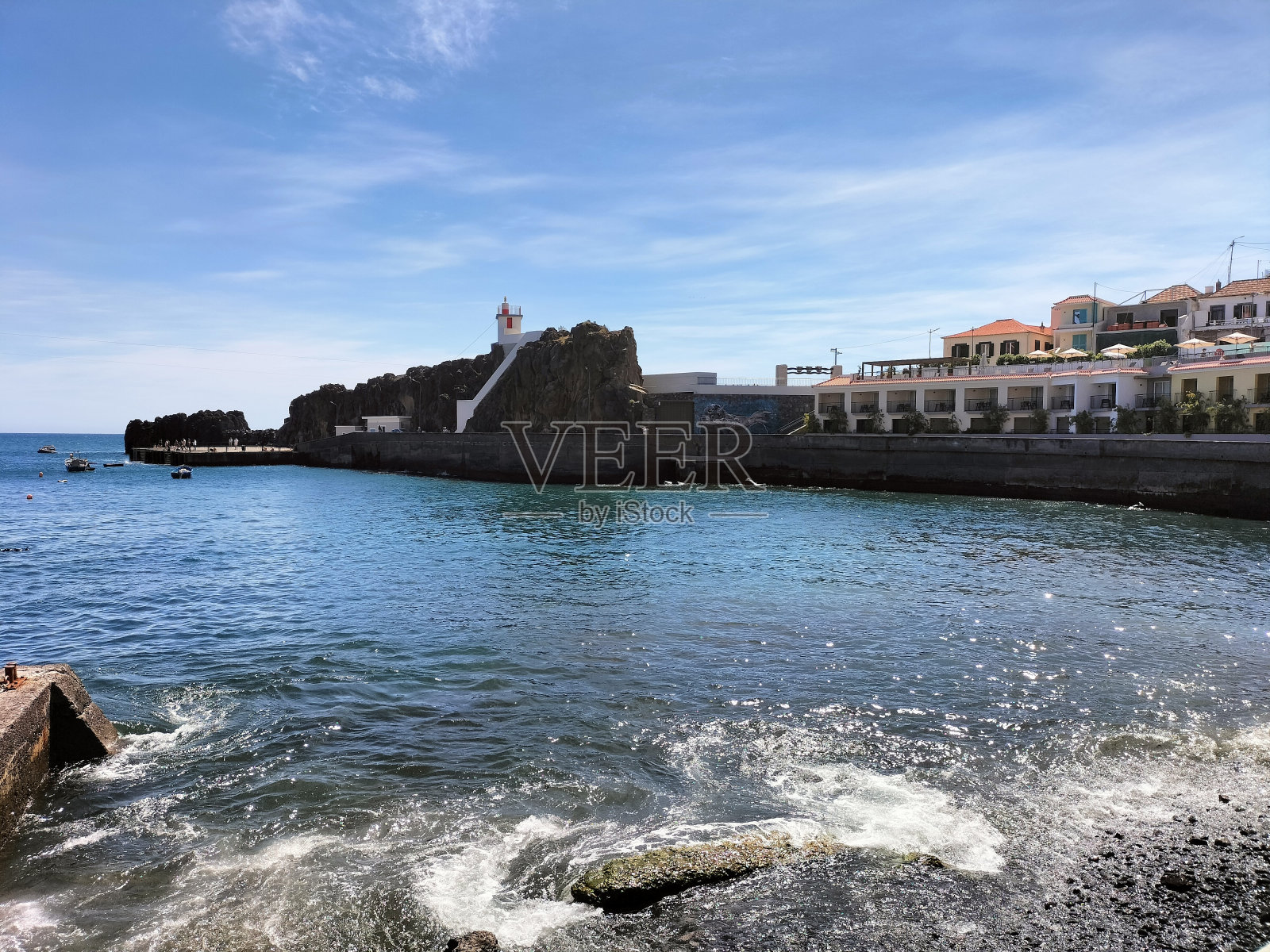 马德拉岛Cámara de Lobos的海滨村庄照片摄影图片