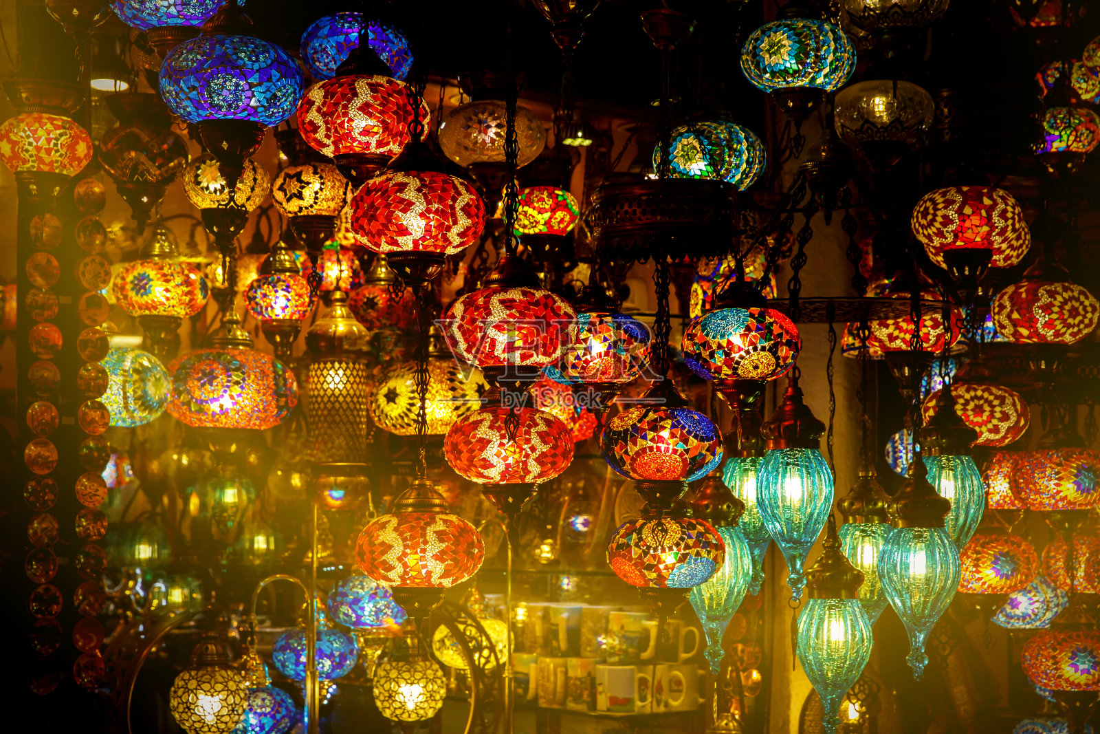 复古的彩色灯,传统东方灯笼照片摄影图片