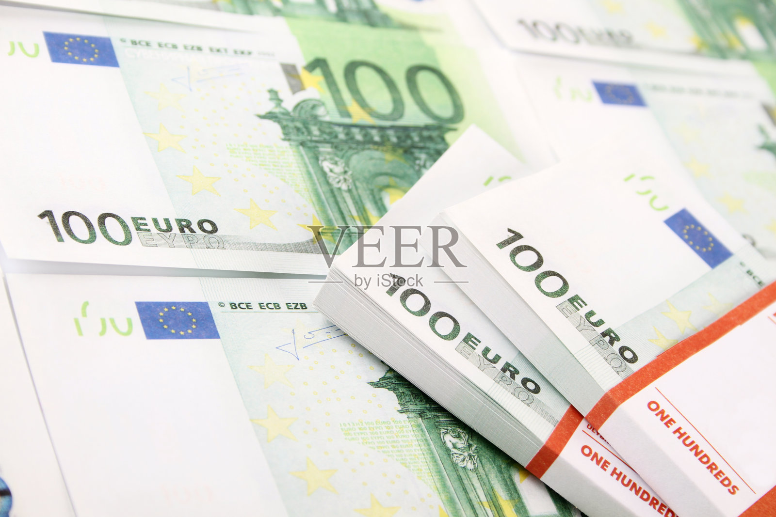 一叠100欧元的钞票照片摄影图片