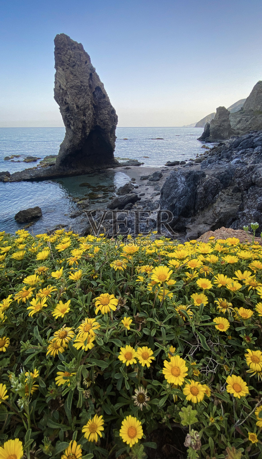 阿尔梅里亚的El sombrerico海滩。地中海的海滩。照片摄影图片
