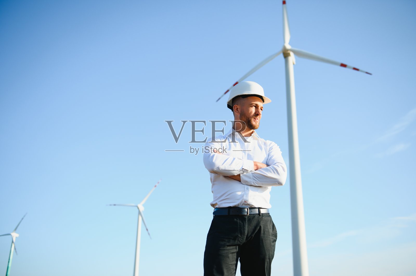 风力发电机组技术工程师照片摄影图片