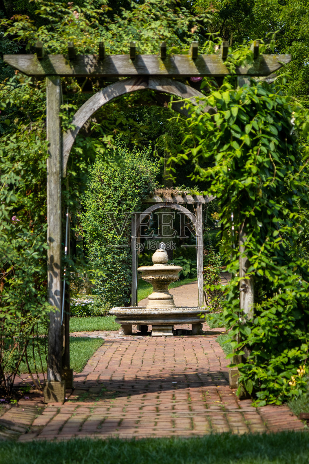 美国爱荷华州迪比克植物园的英国花园照片摄影图片