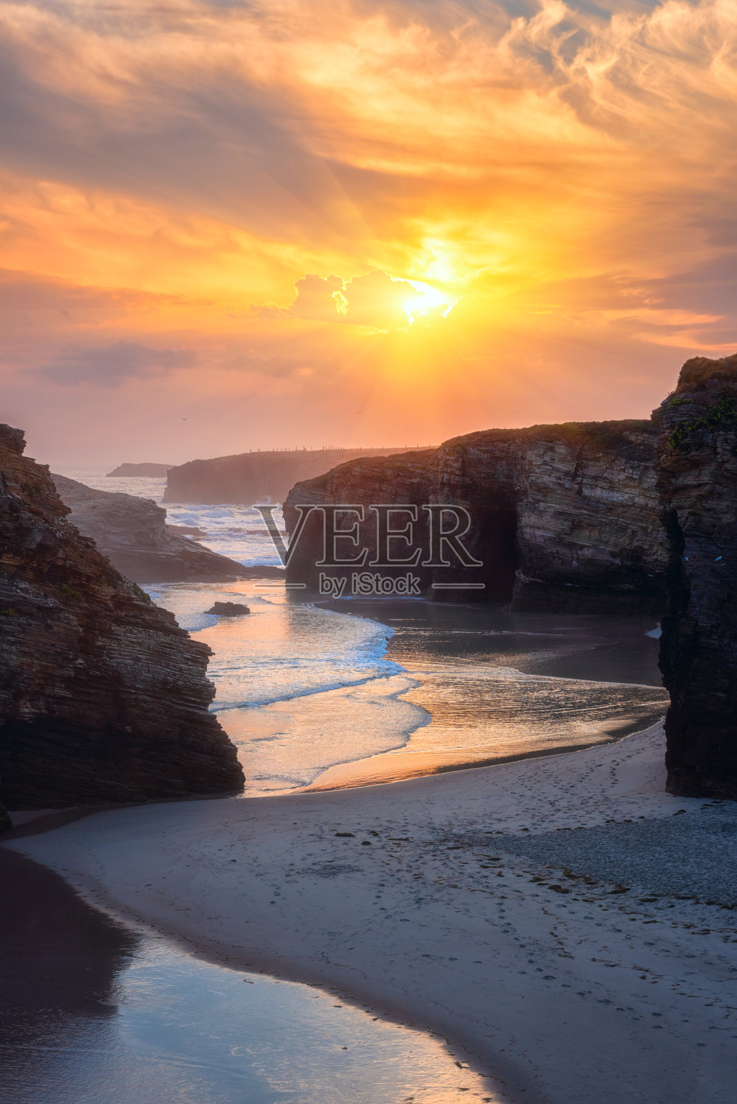 西班牙大教堂海滩壮丽岩石景观照片摄影图片