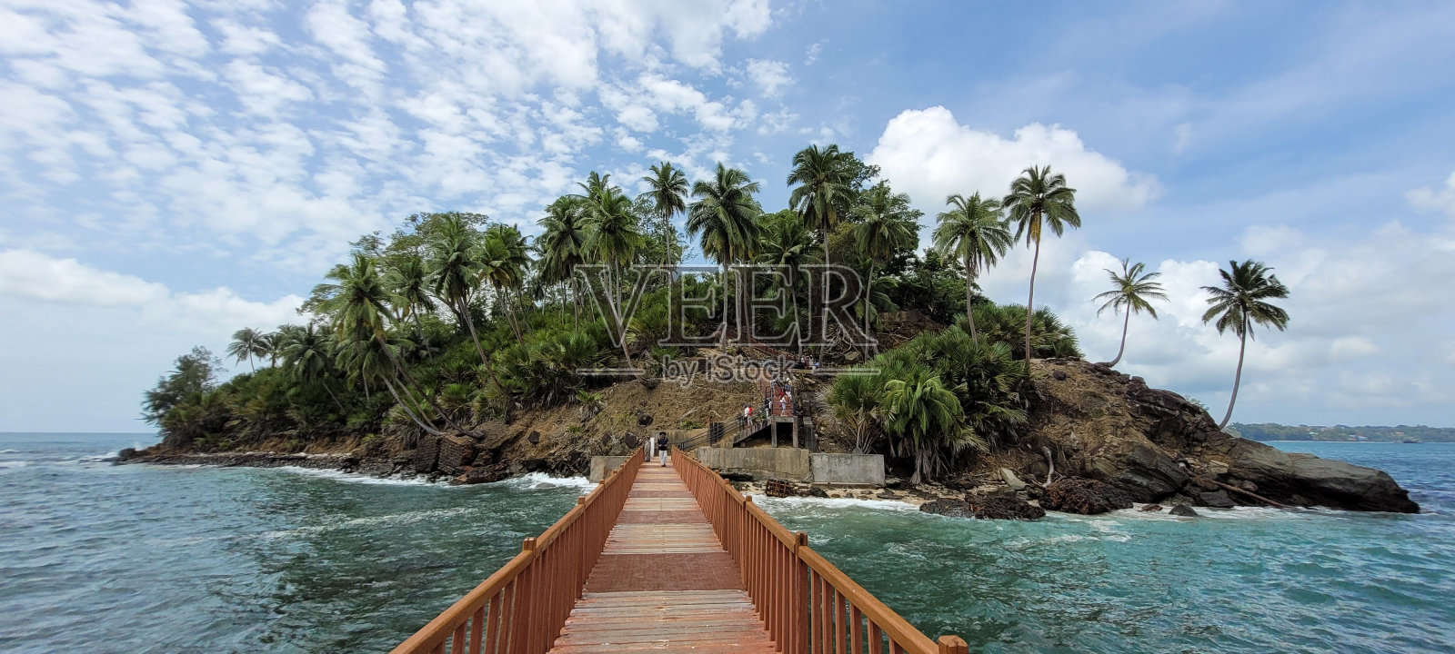 斯里兰卡的Mirissa海军营地,背景是多云的蓝天照片摄影图片