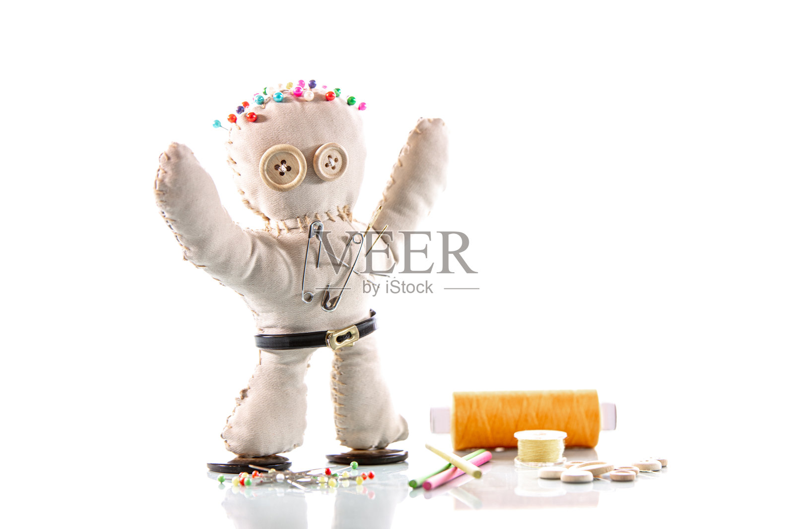 有趣的微型工匠,由工具和材料建造照片摄影图片