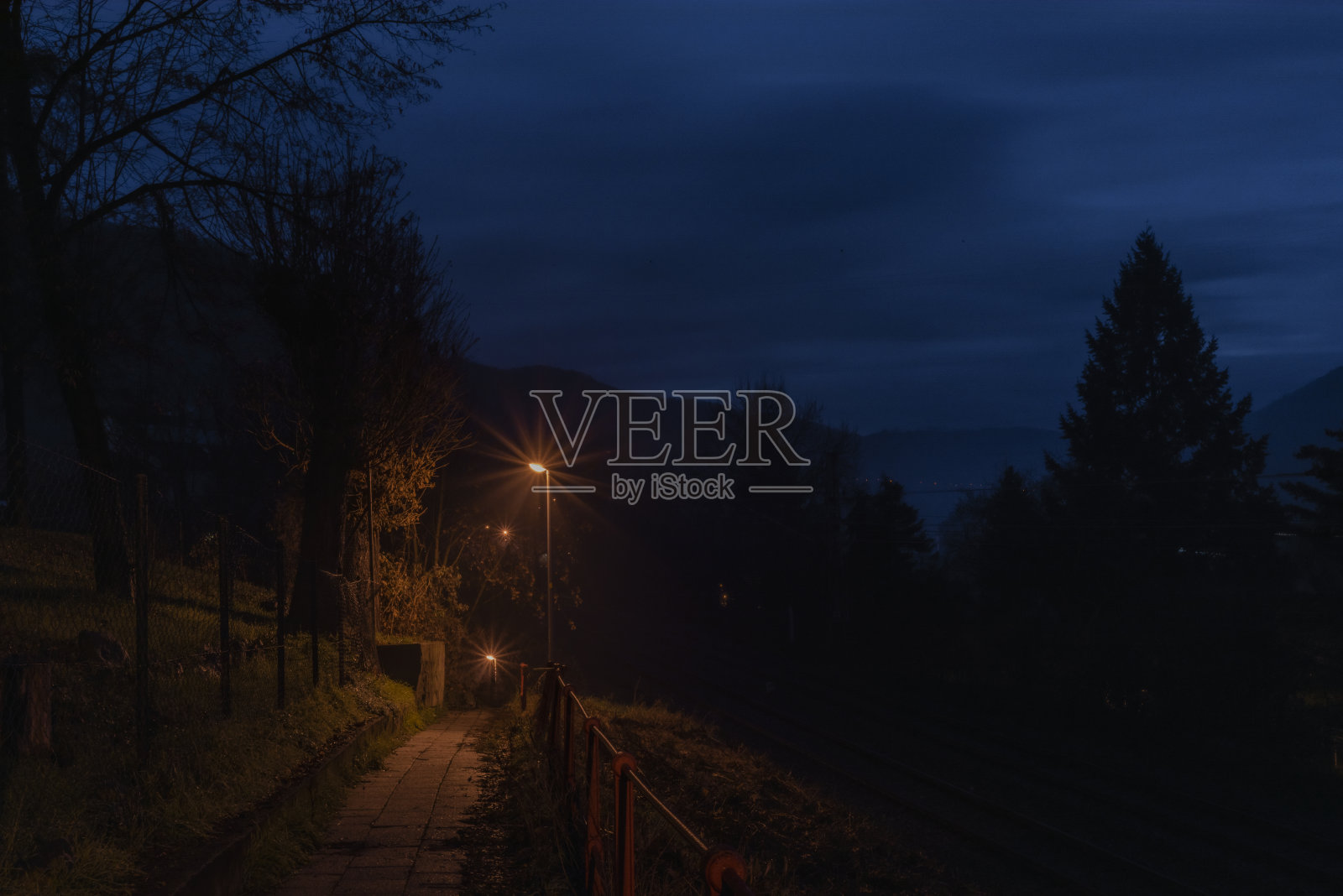 Brna nad Labem的拉贝河谷,乌斯蒂市的一部分照片摄影图片