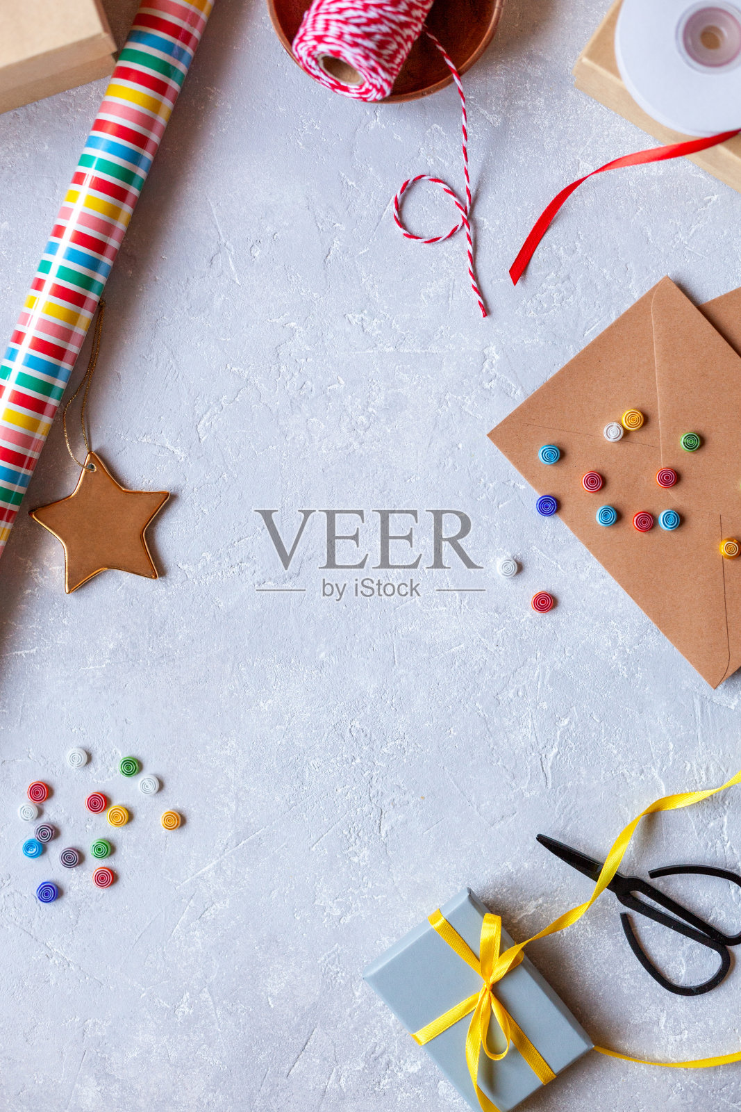 缤纷节日礼品包装构图,平铺平铺照片摄影图片