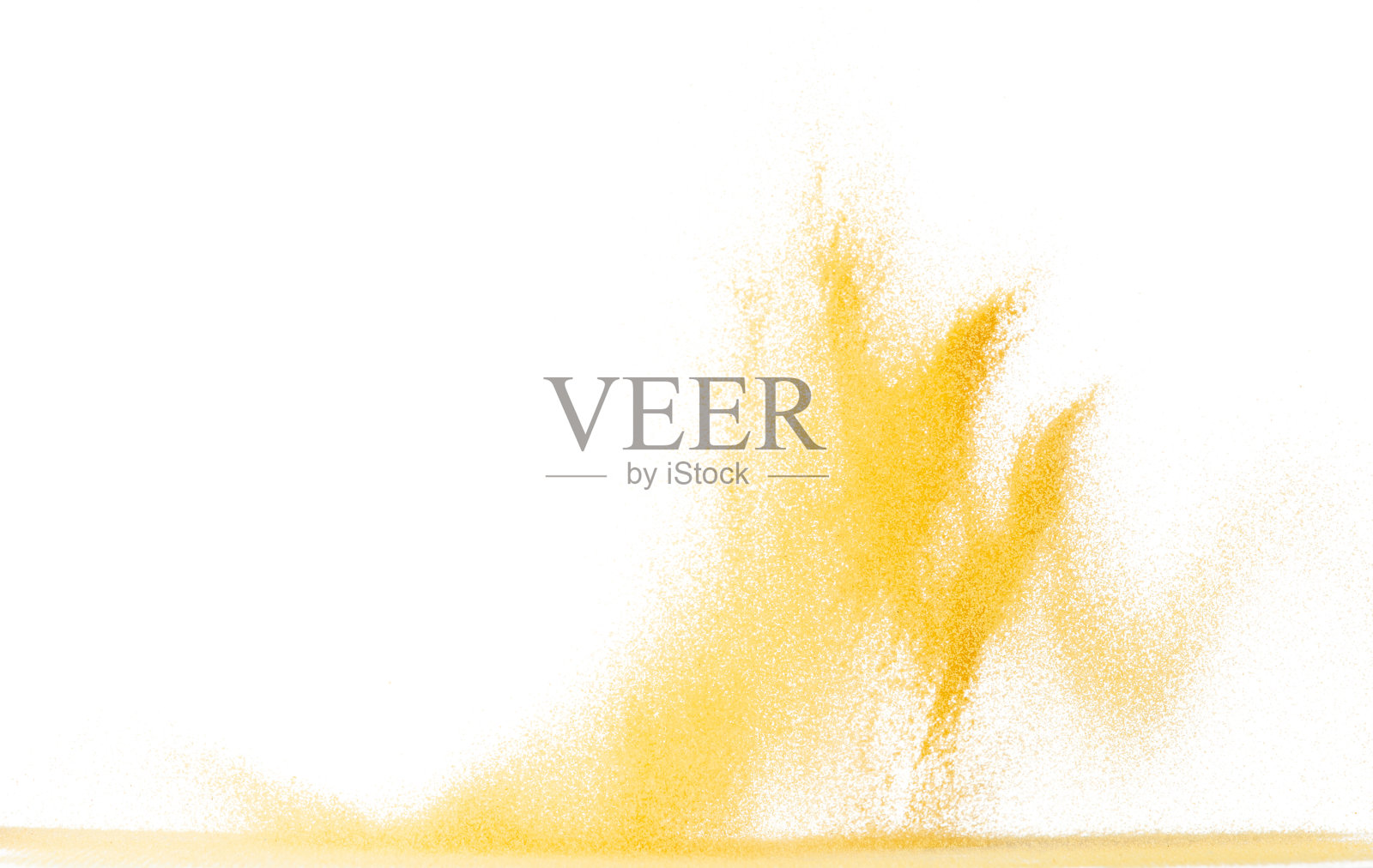 小尺寸黄沙飞扬爆炸,金干酪沙粒波爆炸。抽象的云飞。黄色的沙子飞溅在空中。白色背景隔离高速快门,投掷照片摄影图片