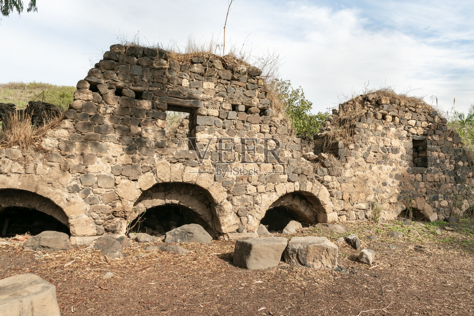 以色列北部约旦河畔阿特雷特堡垒的城墙废墟照片摄影图片