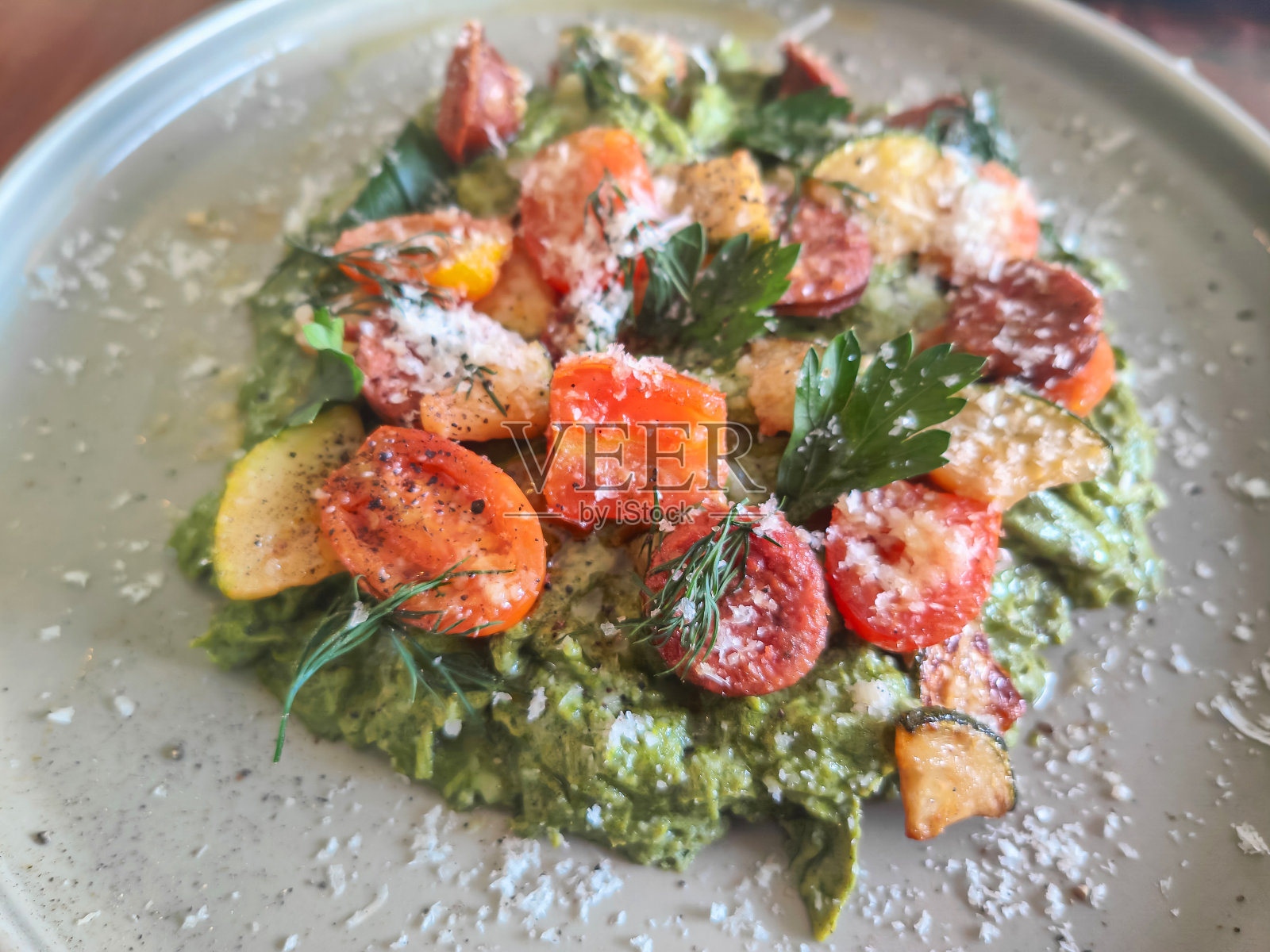 超级绿色健康炒鸡蛋照片摄影图片