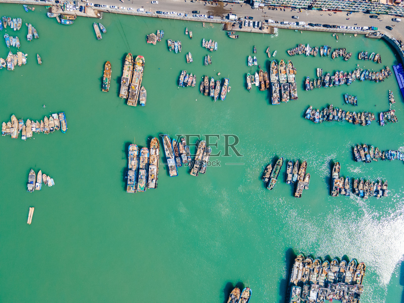 中国福建省福州市连江县黄旗镇,渔船停靠在港口照片摄影图片